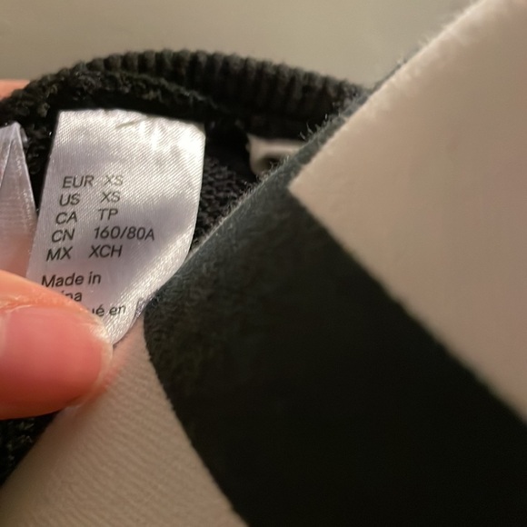 Womens Divided H&M Mickey Mouse Sweater - Picture 4 of 5